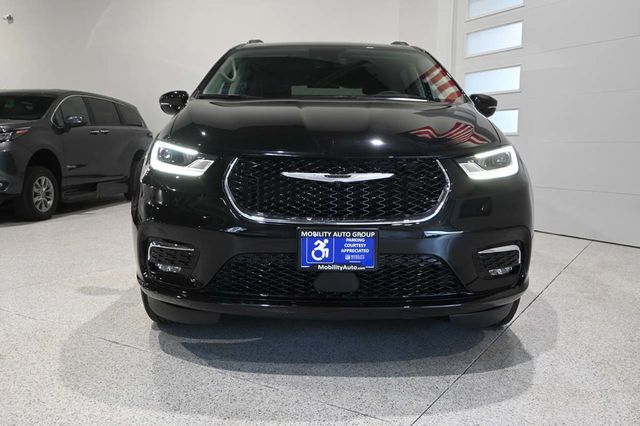 2022 Chrysler Pacifica Touring L FWD - 23050389 - 3