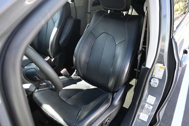 2022 Chrysler Pacifica Touring L FWD - 23072817 - 13