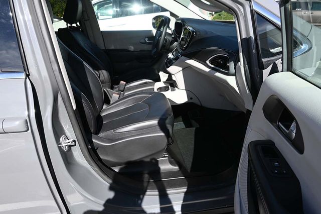2022 Chrysler Pacifica Touring L FWD - 23072817 - 14