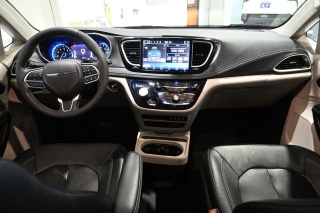 2022 Chrysler Pacifica Touring L FWD - 23072817 - 21