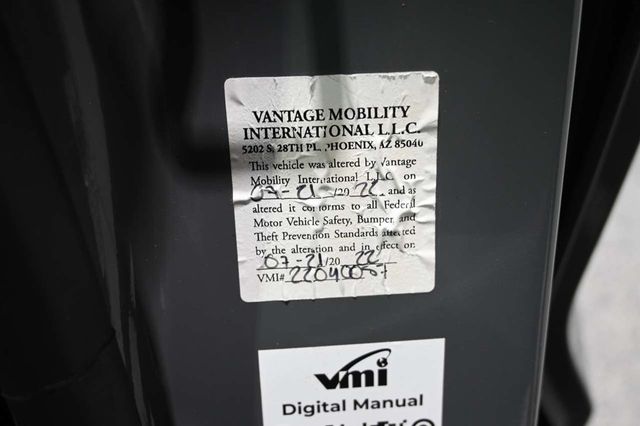 2022 Chrysler Pacifica Touring L FWD - 23072817 - 33