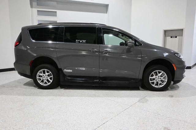 2022 Chrysler Pacifica Touring L FWD - 23072817 - 4