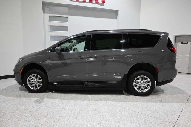 2022 Chrysler Pacifica Touring L FWD - 23072817 - 8