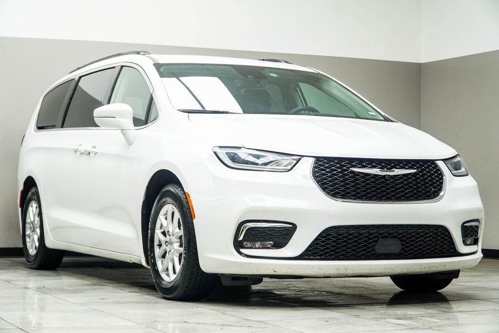 2022 Chrysler Pacifica Touring L photo 4