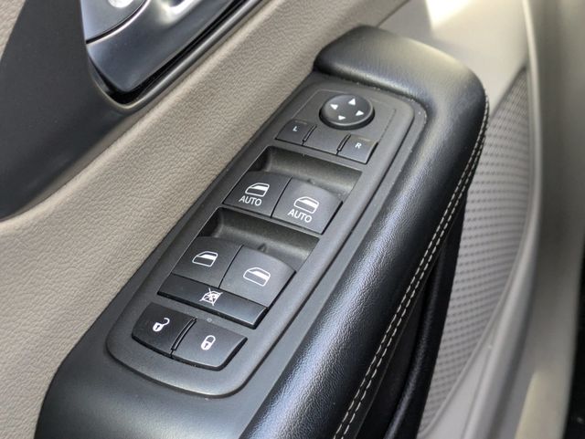 2022 Chrysler Pacifica Touring L FWD - 22977101 - 24