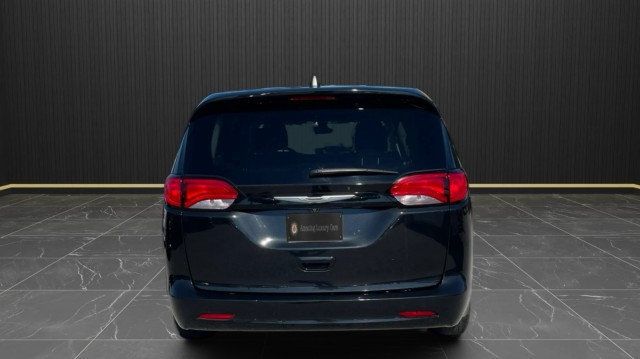 2022 Chrysler Voyager LX - 23093213 - 7