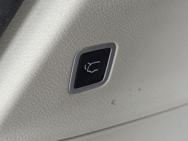 2022 Chrysler Voyager LX - 23033600 - 11