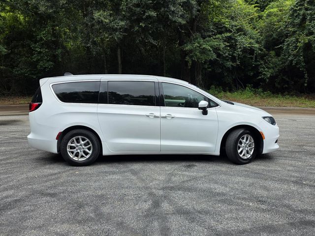 2022 Chrysler Voyager LX - 23033600 - 34