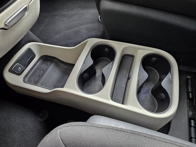 2022 Chrysler Voyager LX - 23033600 - 6