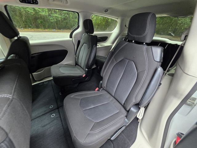 2022 Chrysler Voyager LX - 23033600 - 7