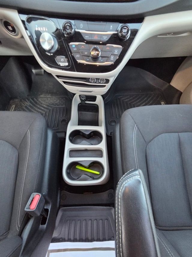 2022 Chrysler Voyager LX - 22947646 - 12