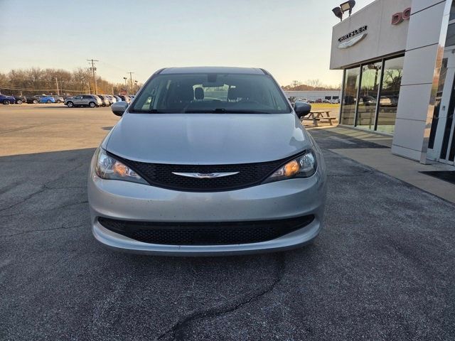 2022 Chrysler Voyager LX - 22947646 - 2