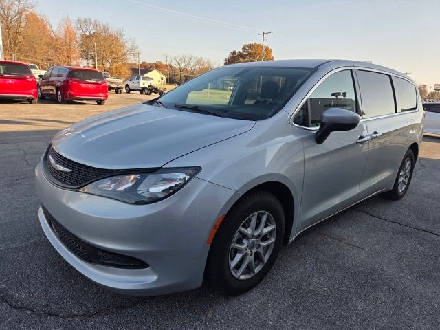 2022 Chrysler Voyager LX - 22947646 - 3