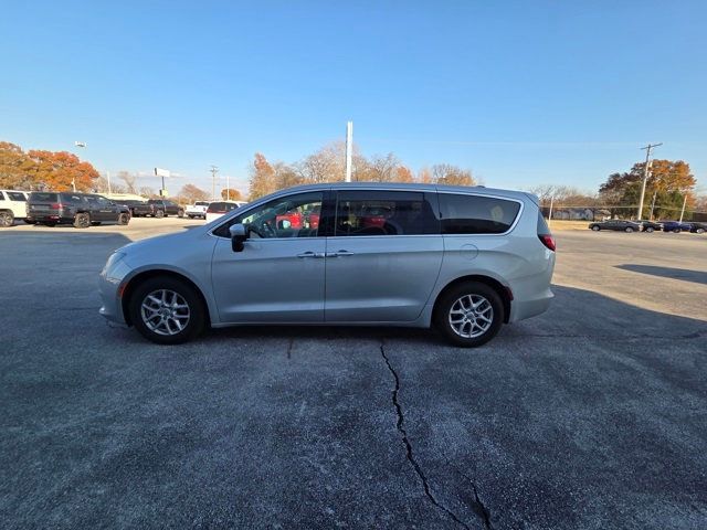 2022 Chrysler Voyager LX - 22947646 - 4