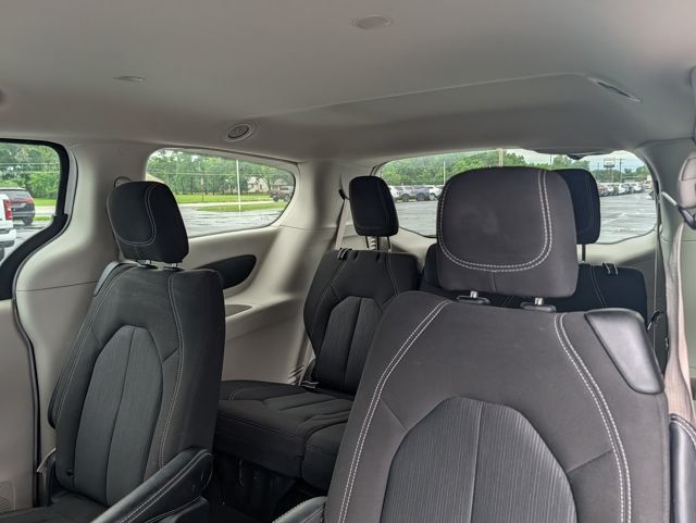 2022 Chrysler Voyager LX - 23034940 - 10