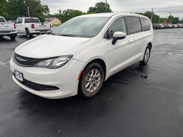 2022 Chrysler Voyager LX - 23034940 - 2
