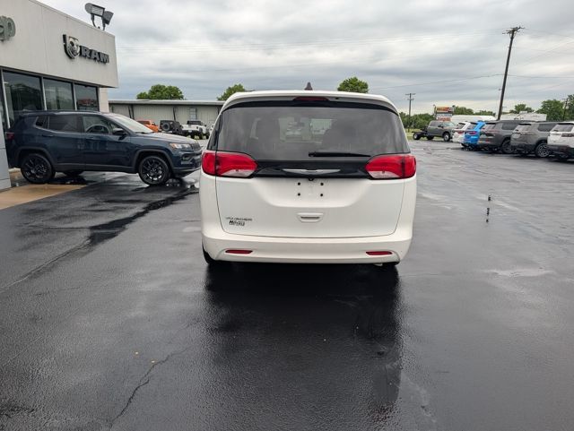 2022 Chrysler Voyager LX - 23034940 - 5