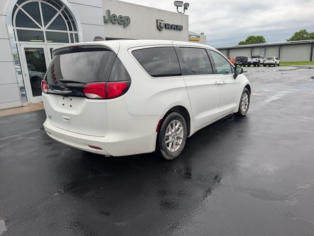 2022 Chrysler Voyager LX - 23034940 - 6