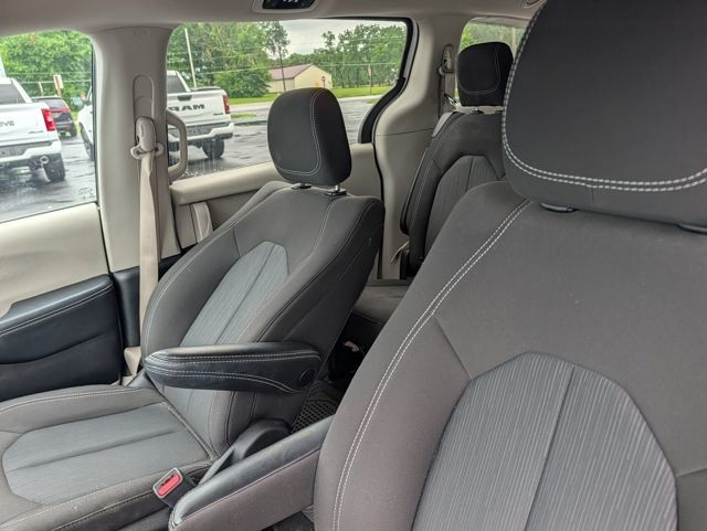 2022 Chrysler Voyager LX - 23034940 - 7
