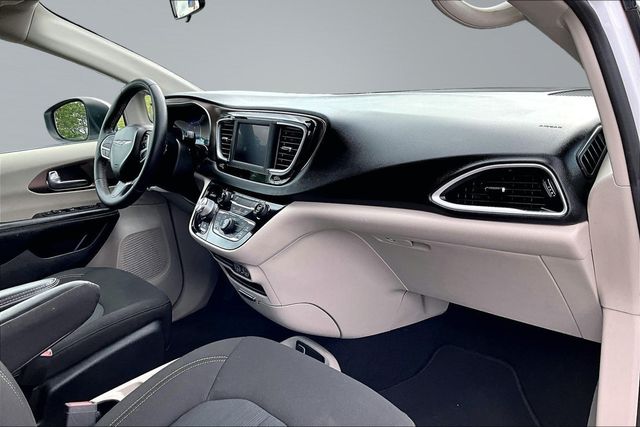 2022 Chrysler Voyager LX - 23031245 - 12