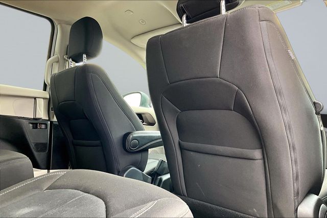 2022 Chrysler Voyager LX - 23031245 - 15