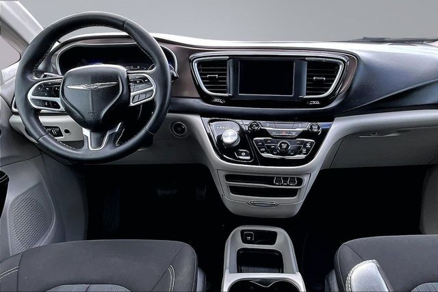 2022 Chrysler Voyager LX - 23031245 - 19