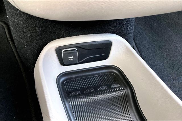 2022 Chrysler Voyager LX - 23031245 - 25