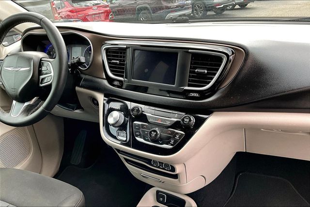 2022 Chrysler Voyager LX - 23031245 - 29