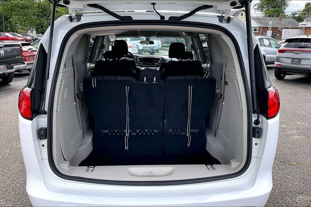 2022 Chrysler Voyager LX - 23031245 - 33