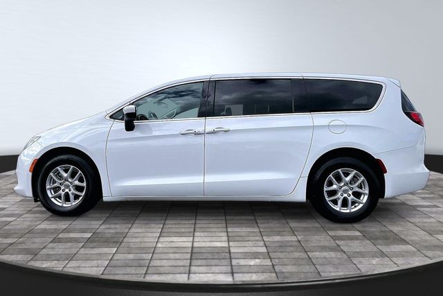 2022 Chrysler Voyager LX - 23031245 - 3