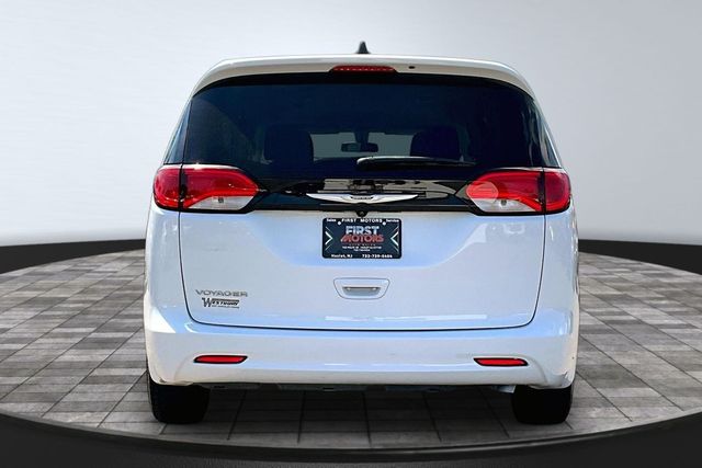 2022 Chrysler Voyager LX - 23031245 - 5
