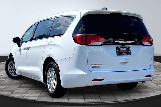 2022 Chrysler Voyager LX - 23031245 - 6