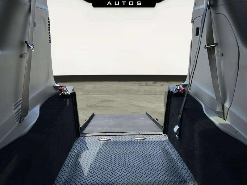 2022 Chrysler Voyager LX 4dr Mini Van - 23050933 - 14