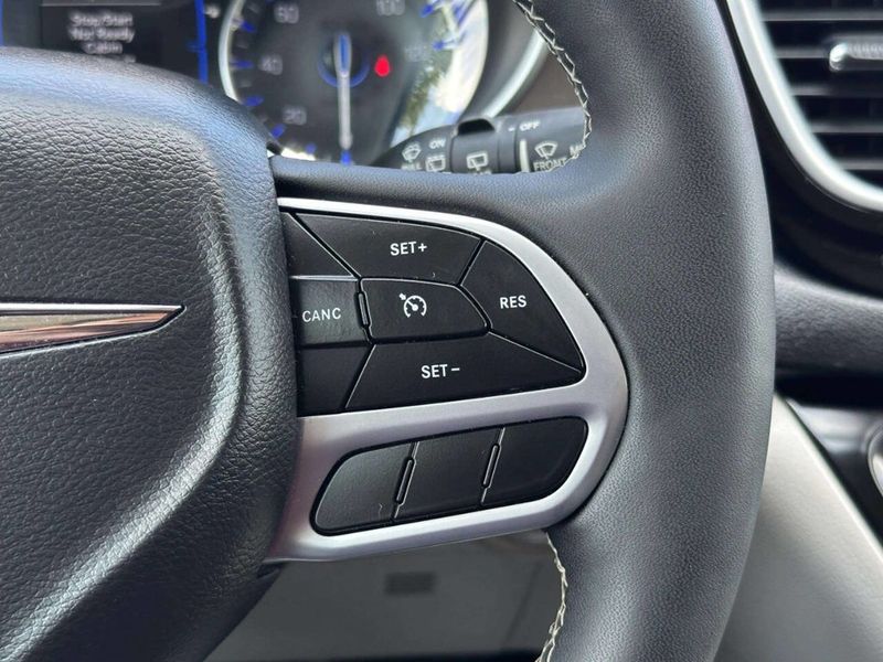 2022 Chrysler Voyager LX 4dr Mini Van - 23050933 - 31