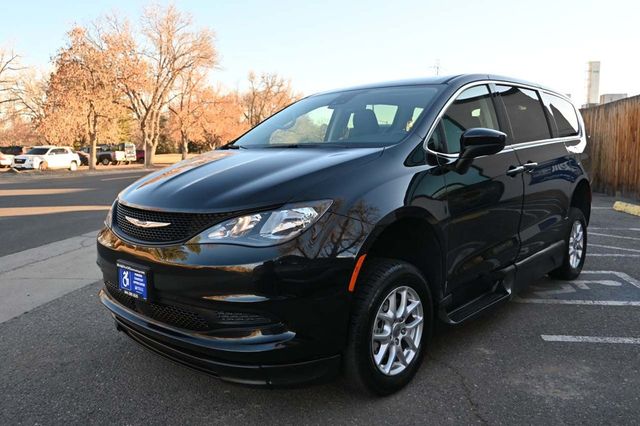 2022 Chrysler Voyager LX Mobility Handicap Van - 22913880 - 9