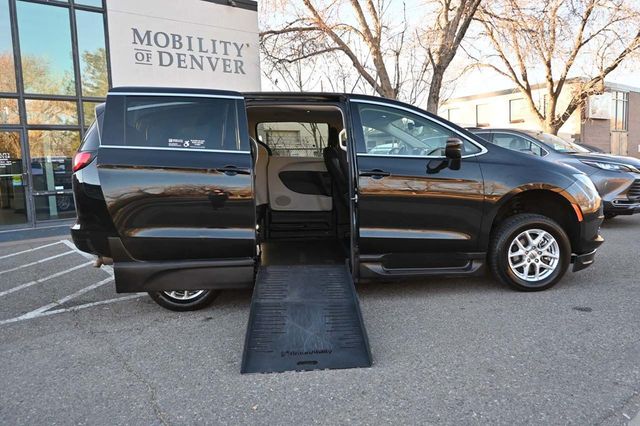 2022 Chrysler Voyager LX Mobility Handicap Van - 22913880 - 15