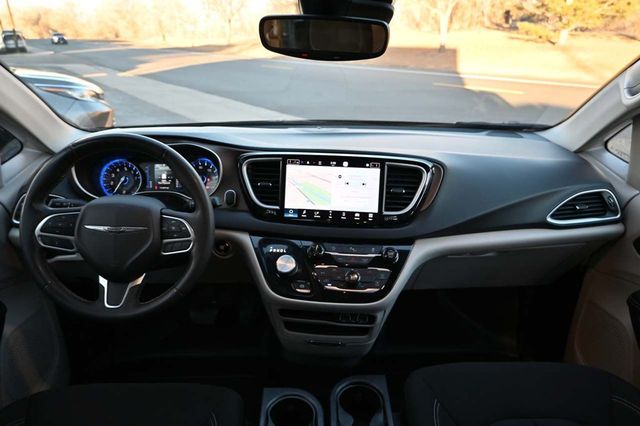 2022 Chrysler Voyager LX Mobility Handicap Van - 22913880 - 20