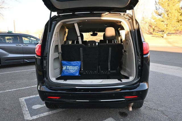 2022 Chrysler Voyager LX Mobility Handicap Van - 22913880 - 23