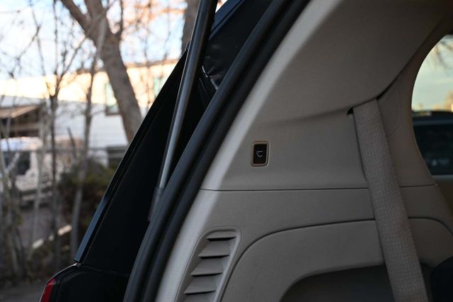 2022 Chrysler Voyager LX Mobility Handicap Van - 22913880 - 24