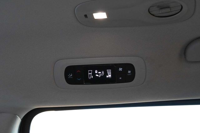 2022 Chrysler Voyager LX Mobility Handicap Van - 22913880 - 27
