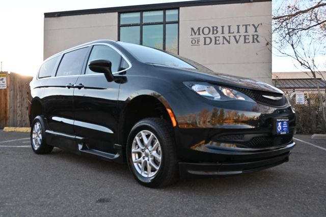 2022 Chrysler Voyager LX Mobility Handicap Van - 22913880 - 2