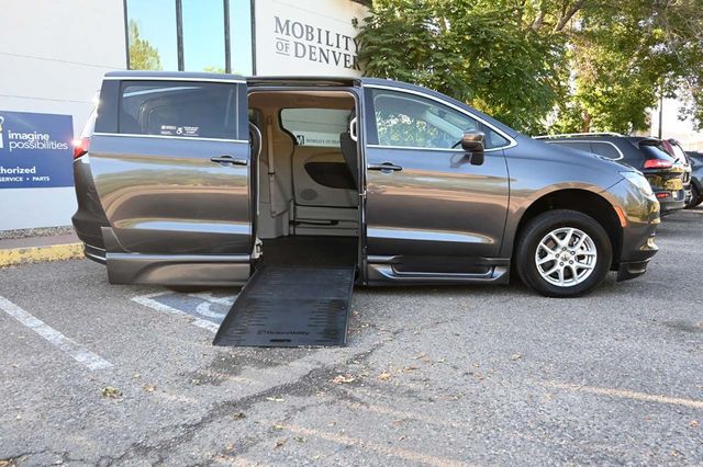 2022 Chrysler Voyager LX Mobility Handicap Van - 22922594 - 16