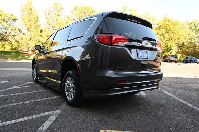 2022 Chrysler Voyager LX Mobility Handicap Van - 22922594 - 7