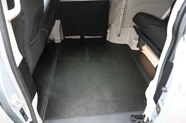2022 Chrysler Voyager LX Mobility Handicap Van - 22937861 - 27