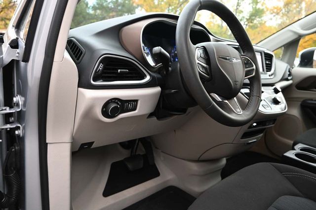 2022 Chrysler Voyager LX Mobility Handicap Van - 22937861 - 30