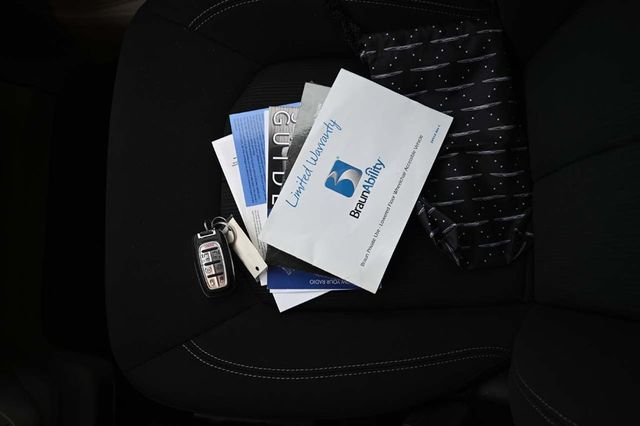 2022 Chrysler Voyager LX Mobility Handicap Van - 22937861 - 38