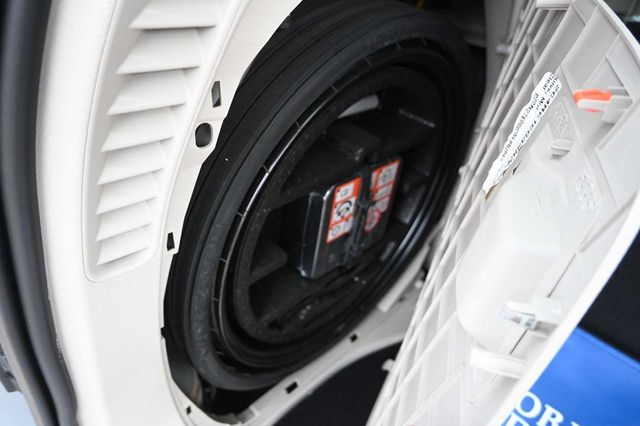 2022 Chrysler Voyager LX Mobility Handicap Van - 22991091 - 26