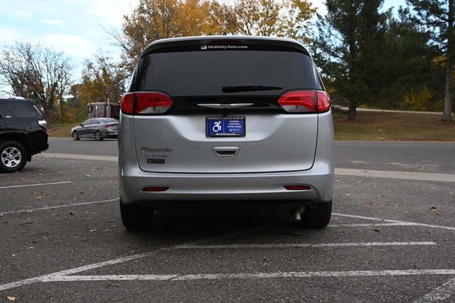 2022 Chrysler Voyager LX Mobility Handicap Van - 22991091 - 6