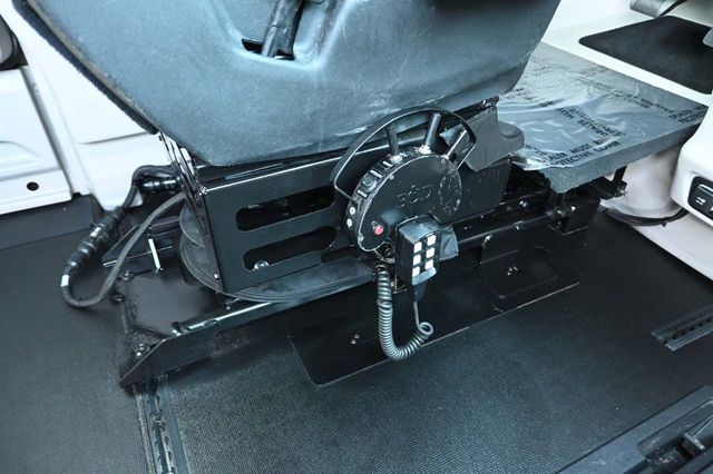 2022 Chrysler Voyager LX Mobility Handicap Van - 23010644 - 21