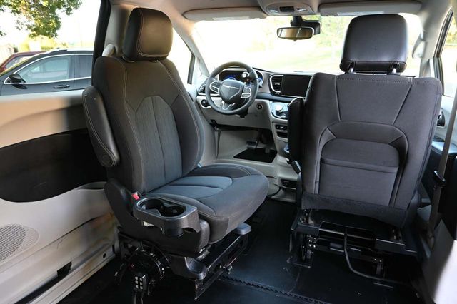 2022 Chrysler Voyager LX Mobility Handicap Van - 23010644 - 22
